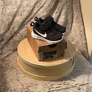 Toddler size 5 Nikes